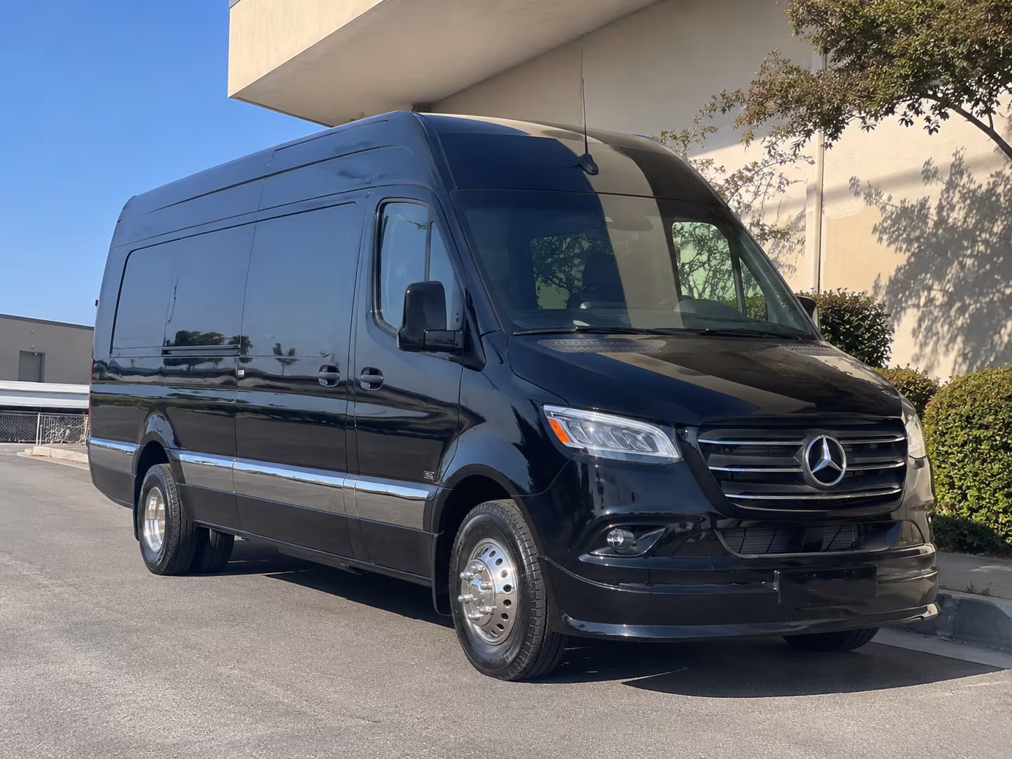 Baton Rouge Airport Shuttle & Transportation party bus exterior
