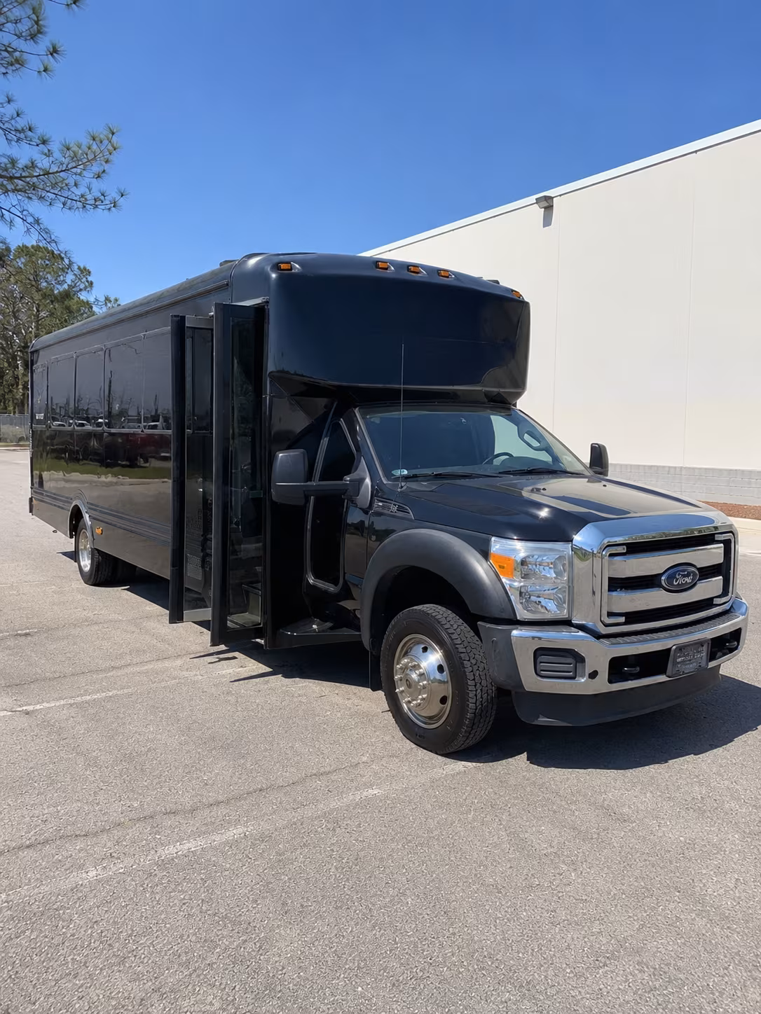 Lake Charles Birthday, Sweet 16, & Quinceañera Party Bus Rentals